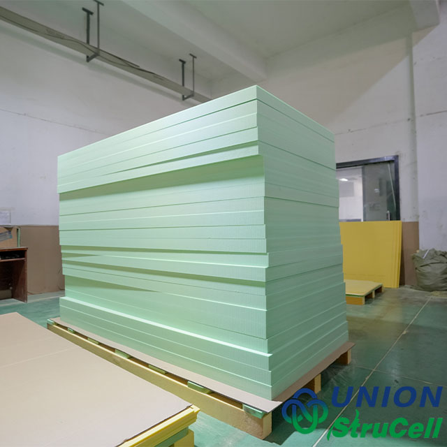 P80 n&uacute;cleo de espuma de PVC tolerancia de espesor (&plusmn;0,2 mm) para aplicaciones sector mar&iacute;timo