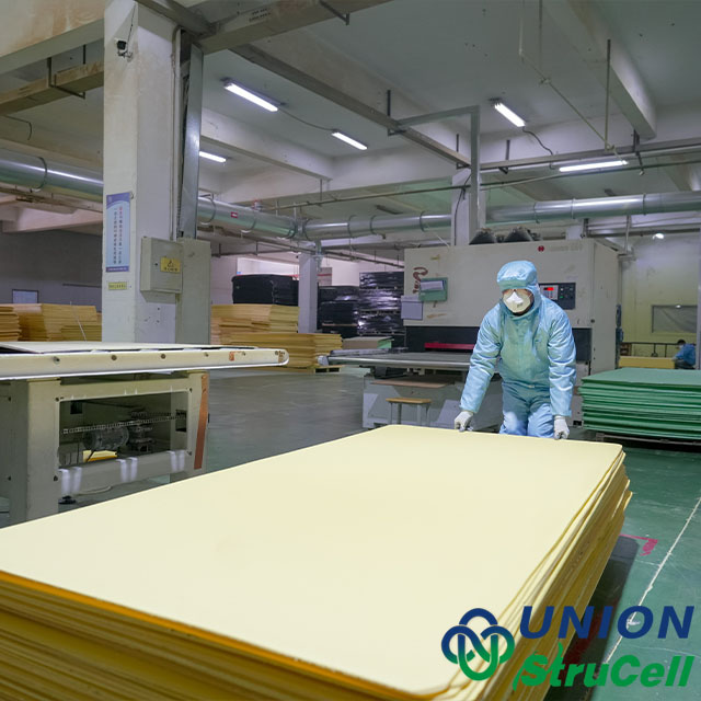 StruCell&reg; P60 structuurschuimkern (Dichtheid: 60 kg/m&sup3;, dikte: 2-70 mm)