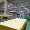 Kwaliteitscontrole van P60 PVC-schuimplaten in de fabriek UNION